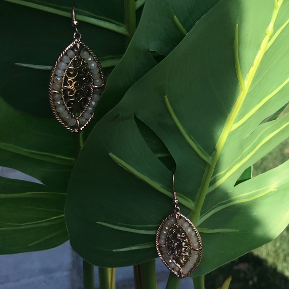 Rose Gold and Pear Jhummka style earring - Picture 6 of 6